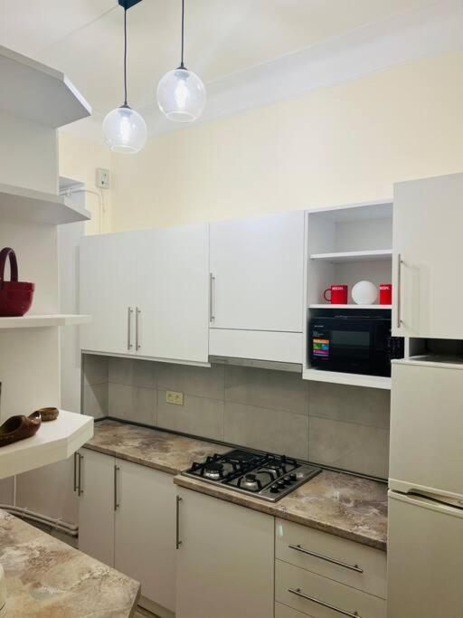 Spacious 2 Bedrooms In The Center Of Yerevan Bagian luar foto