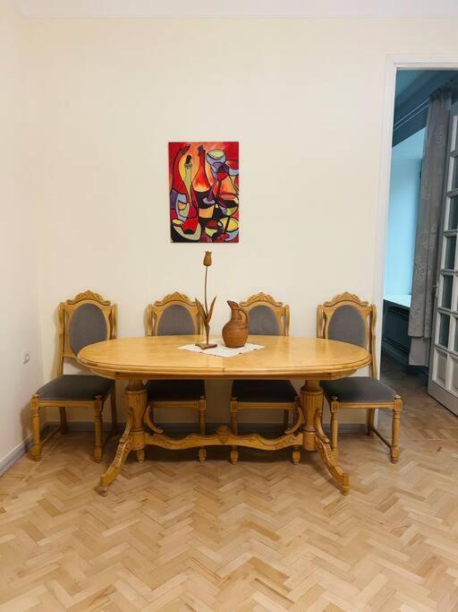 Spacious 2 Bedrooms In The Center Of Yerevan Bagian luar foto