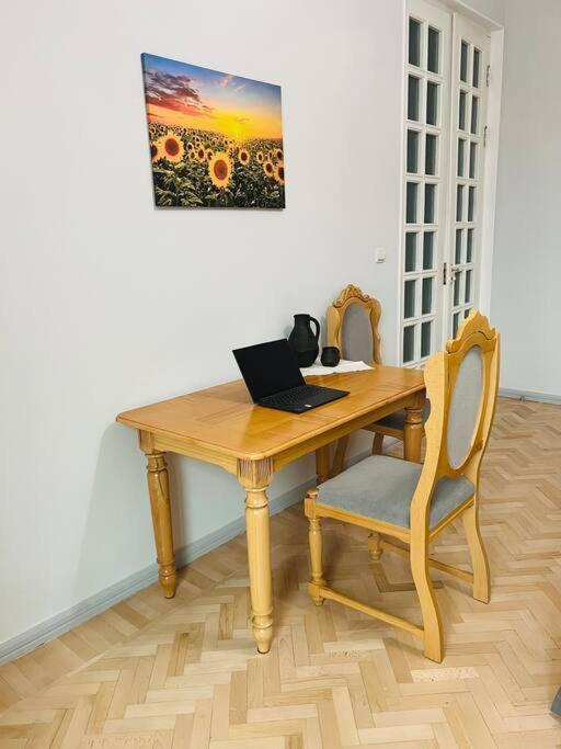 Spacious 2 Bedrooms In The Center Of Yerevan Bagian luar foto