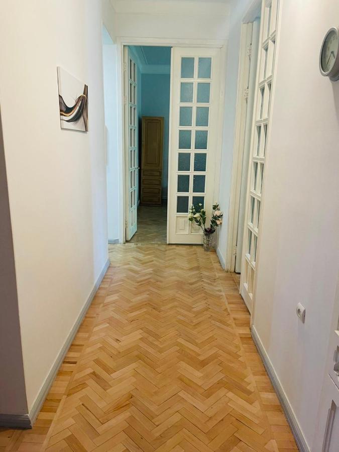 Spacious 2 Bedrooms In The Center Of Yerevan Bagian luar foto