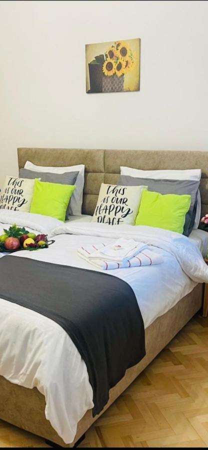 Spacious 2 Bedrooms In The Center Of Yerevan Bagian luar foto